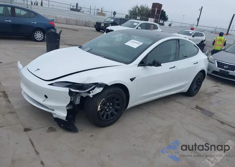 2026 Tesla Model 3 Premium Rear-Wheel Drive/Standard Rear-Wheel Drive z USA, uszkodzony, nr VIN 5YJ3E1EA8TF142351